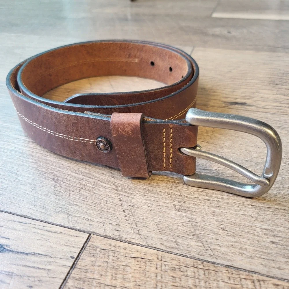 Fossil Mens Brown Genuine Leather Belt Size 34 Contrast Stitch Silver Buckle